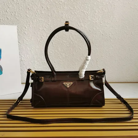 プラダ ハンドバッグ