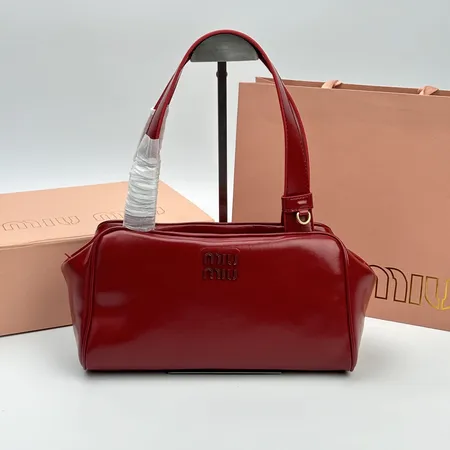 ミュウミュウ ショルダーバッグ