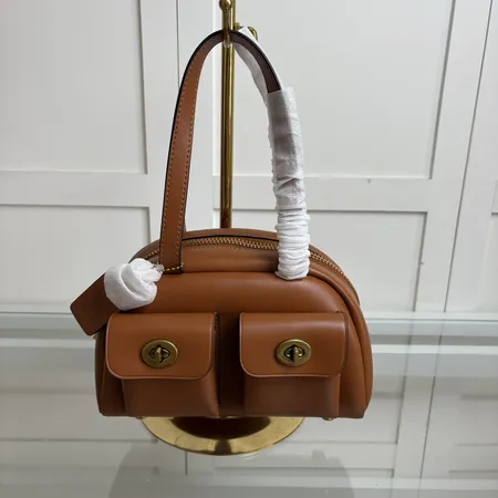 コーチ ハンドバッグ