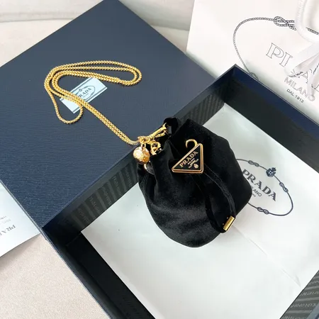 プラダ ショルダーバッグ