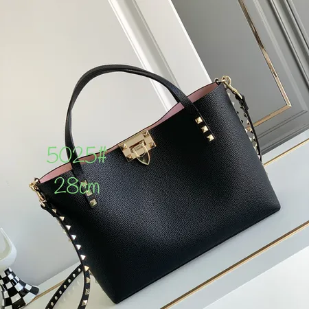 ヴァレンティノ ハンドバッグ