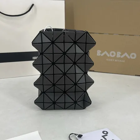 イッセイ ミヤケ ショルダーバッグ