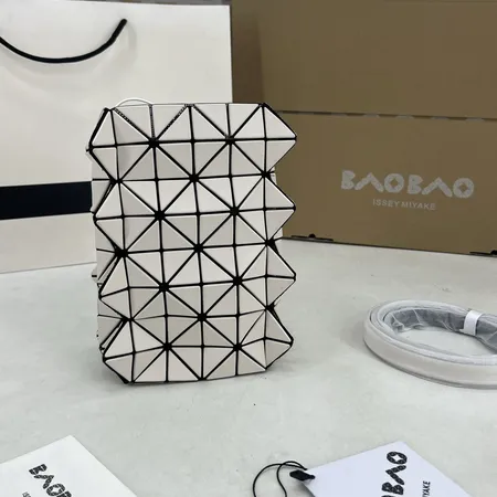 イッセイ ミヤケ ショルダーバッグ