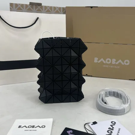 イッセイ ミヤケ ショルダーバッグ