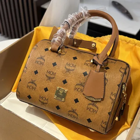 エムシーエム ショルダーバッグ