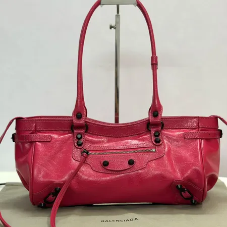 バレンシアガ ショルダーバッグ