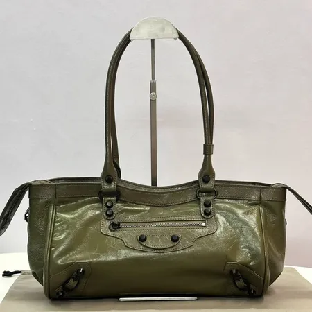 バレンシアガ ショルダーバッグ