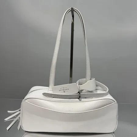 ジバンシィ ハンドバッグ