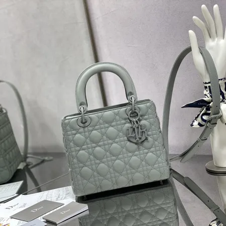 ディオール ハンドバッグ