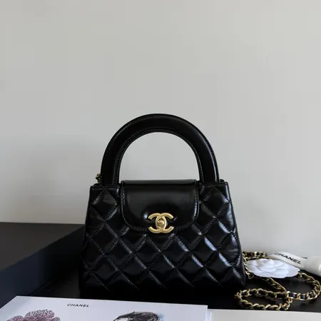 シャネル ハンドバッグ