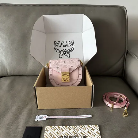 エムシーエム ショルダーバッグ