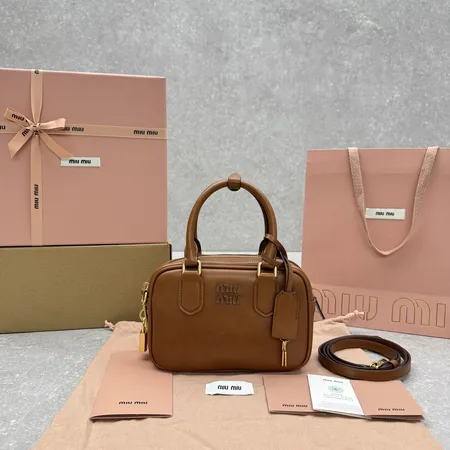 ミュウミュウ ハンドバッグ