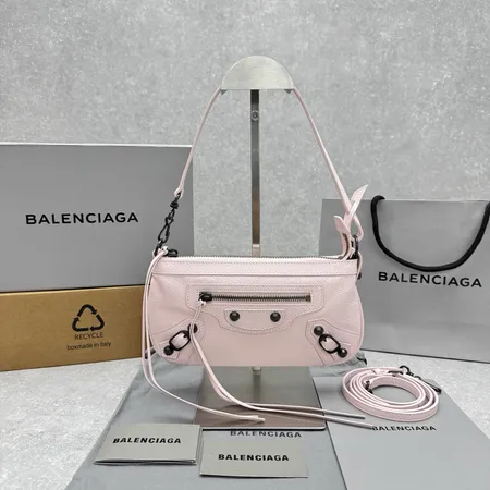 バレンシアガ ショルダーバッグ