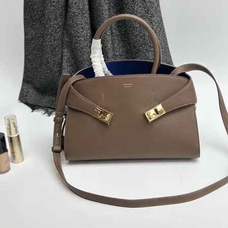 フェラガモ ハンドバッグ