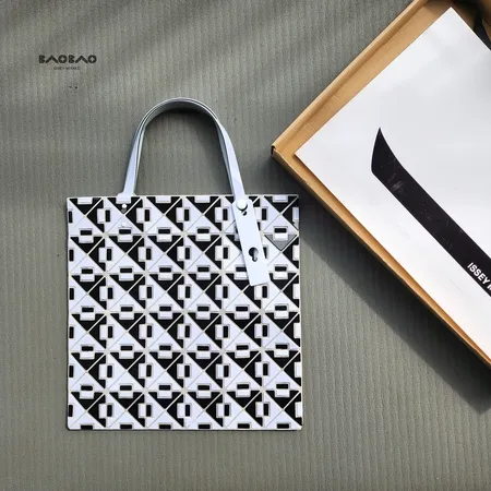 イッセイ ミヤケ ハンドバッグ