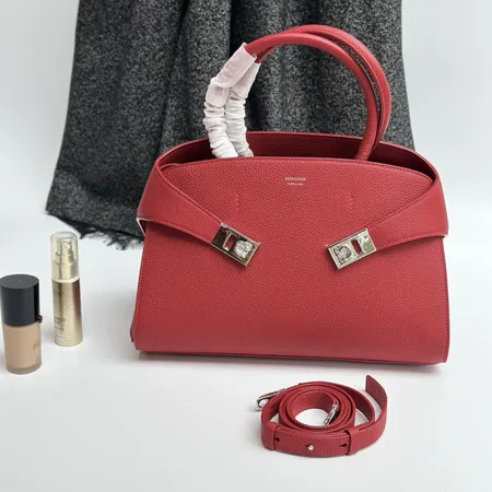 フェラガモ ハンドバッグ