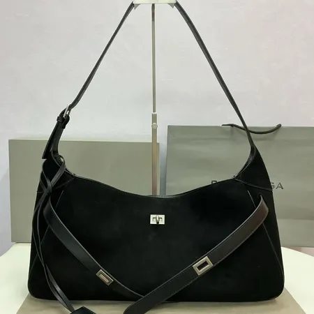 バレンシアガ ショルダーバッグ