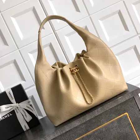 シャネル ハンドバッグ