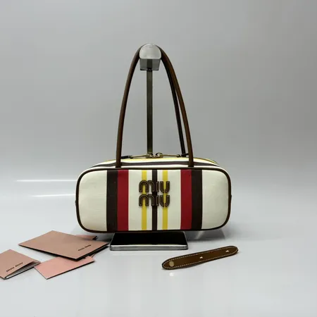 ミュウミュウ ショルダーバッグ