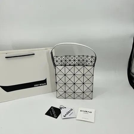 イッセイ ミヤケ ハンドバッグ