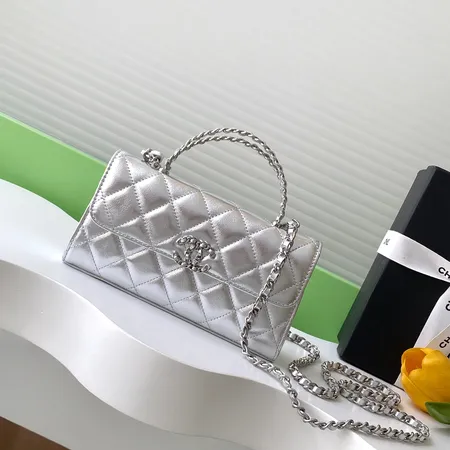 シャネル ショルダーバッグ