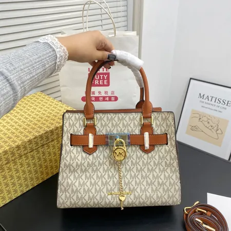 マイケルコース ハンドバッグ