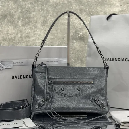 バレンシアガ ショルダーバッグ