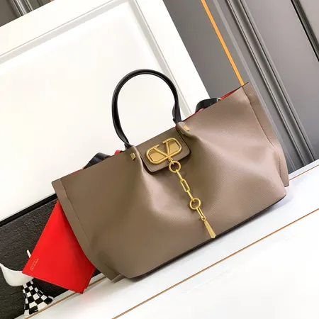 ヴァレンティノ ハンドバッグ