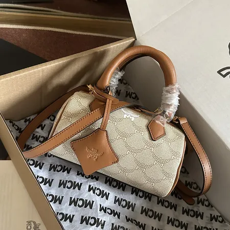 エムシーエム ハンドバッグ