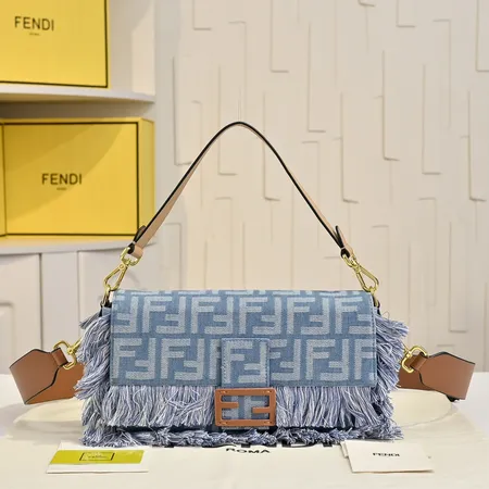 フェンディ ハンドバッグ