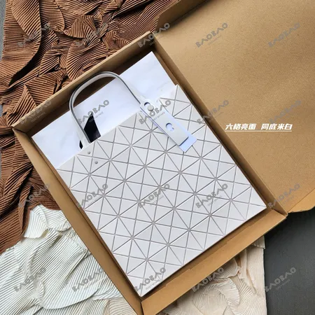 イッセイ ミヤケ ハンドバッグ