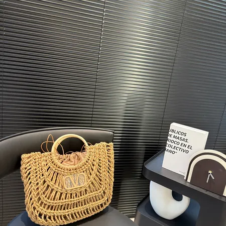 ヴァレンティノ ハンドバッグ