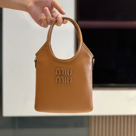 ミュウミュウ ハンドバッグ