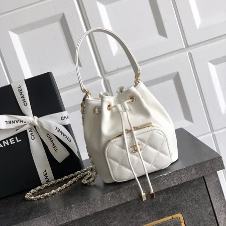 シャネル ショルダーバッグ