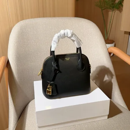 セリーヌ ショルダーバッグ