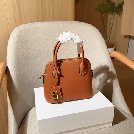 セリーヌ ショルダーバッグ