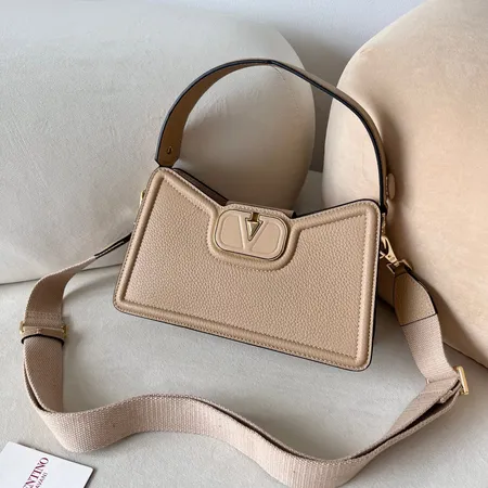 ヴァレンティノ ハンドバッグ