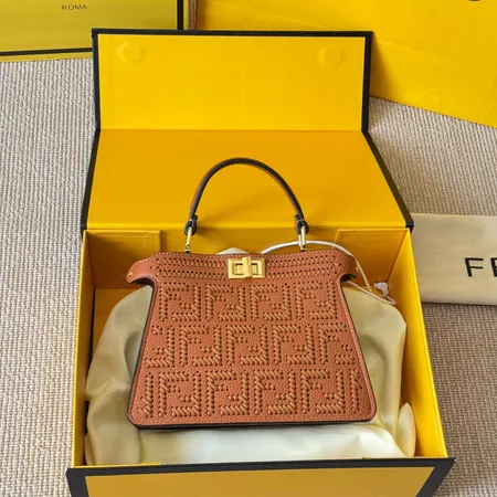 フェンディ ハンドバッグ