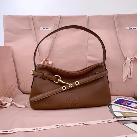 ミュウミュウ ショルダーバッグ