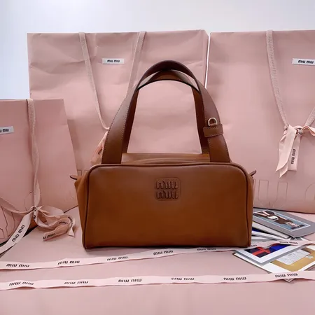 ミュウミュウ ショルダーバッグ