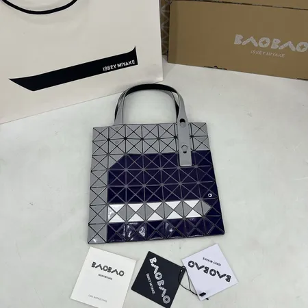 イッセイ ミヤケ ハンドバッグ