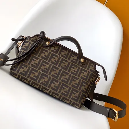 フェンディ ハンドバッグ