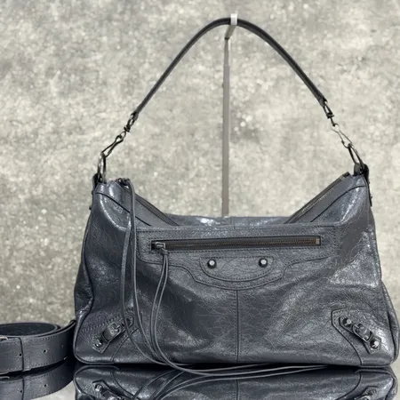 バレンシアガ ショルダーバッグ