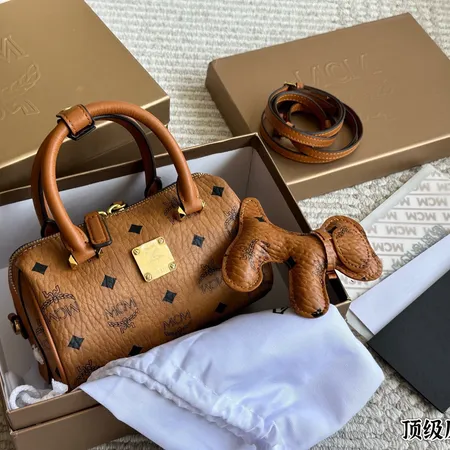 エムシーエム ショルダーバッグ