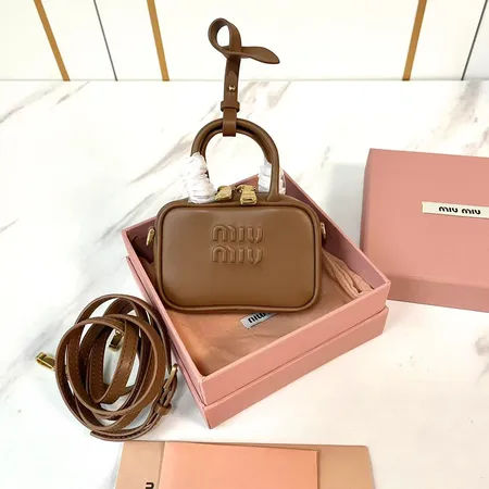 ミュウミュウ ショルダーバッグ