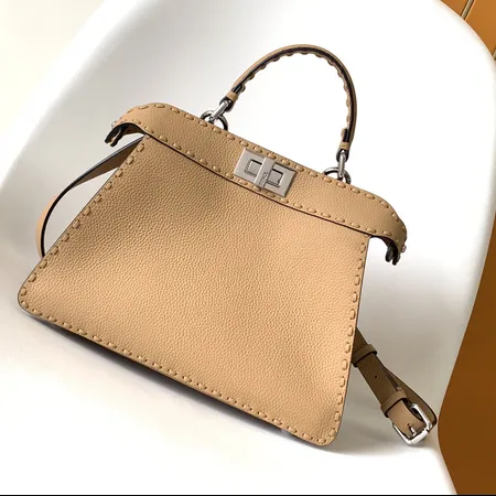 フェンディ ハンドバッグ