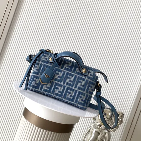 フェンディ ハンドバッグ