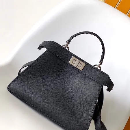 フェンディ ハンドバッグ