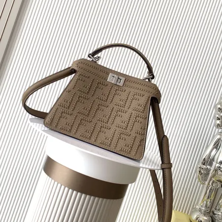 フェンディ ハンドバッグ