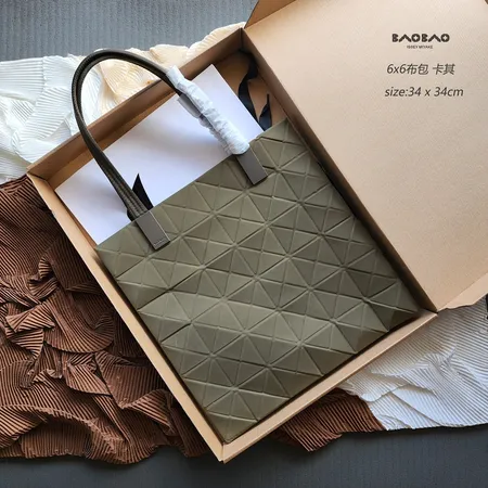 イッセイ ミヤケ ハンドバッグ